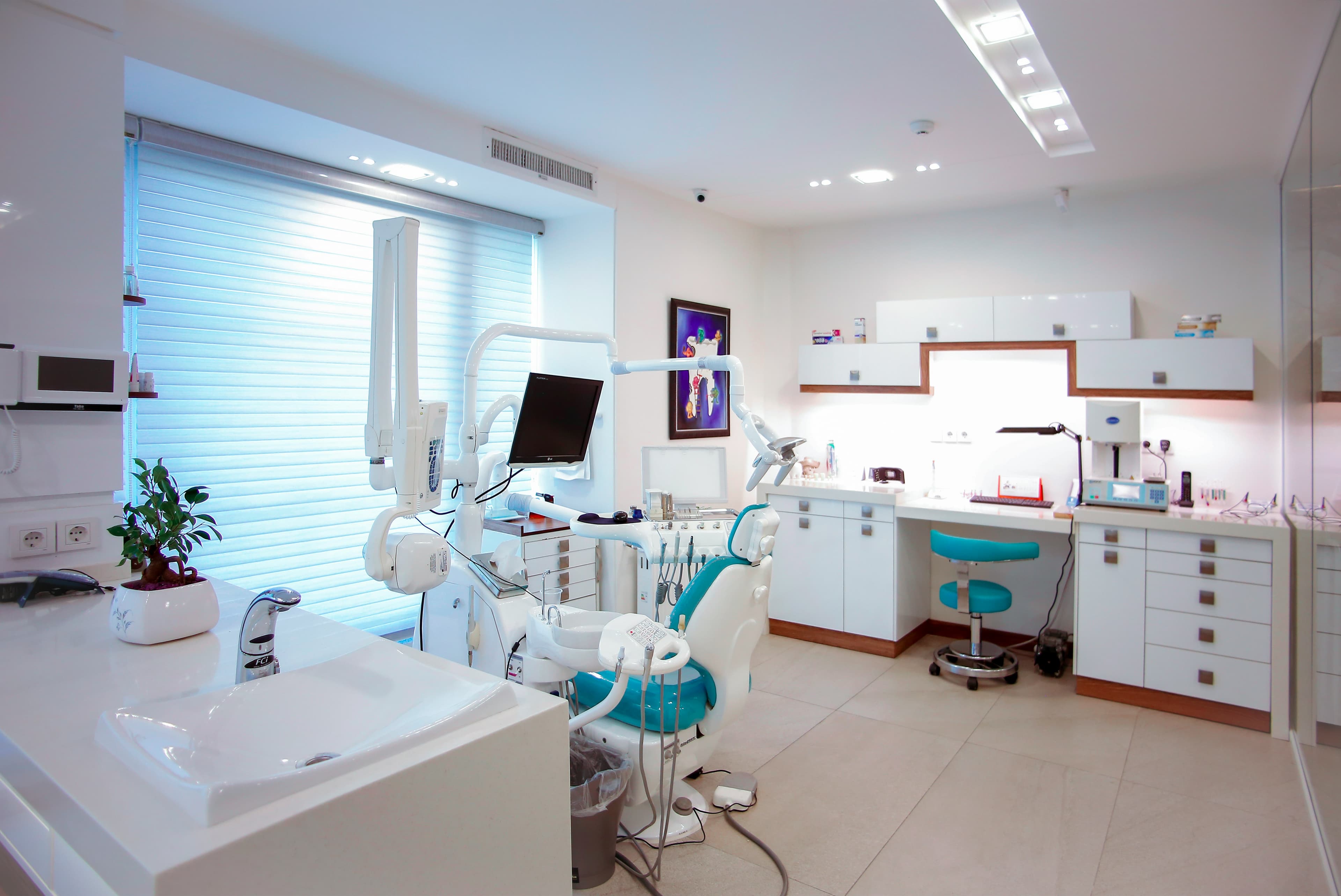 Dental Art & Implant